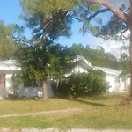 2 Bedroom House 5 Min From Beaches And Downtown
